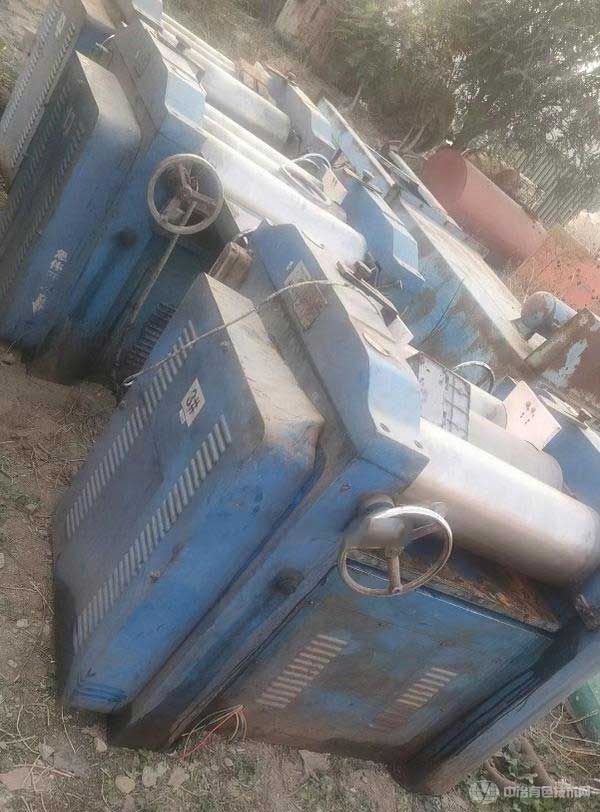 ĥ